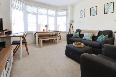 Bournemouth, BH8 - property photo