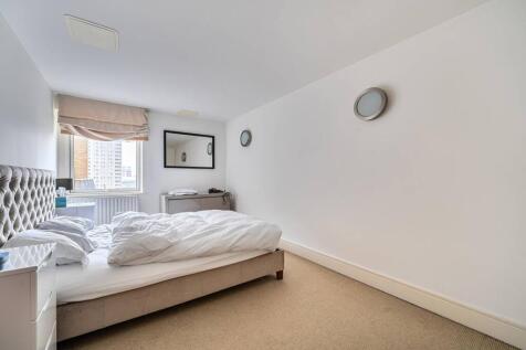 London, E14 - property photo