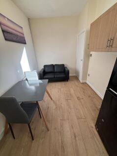 Living / Kitchen