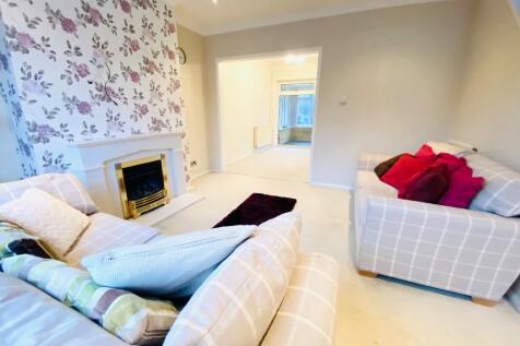 Sunningdale, Luton, Bedfordshire, LU2 photo 4