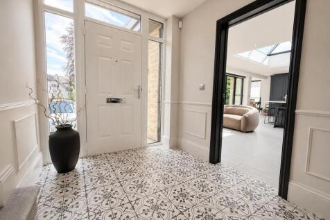 Woodlands Drive, Apperley Bridge, Bradford, West Yorkshire, BD10 photo 3