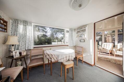 Breakfast Room up...