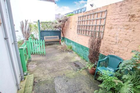 ENCLOSED YARD