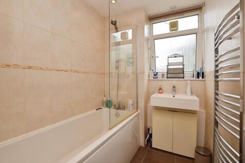 810e0eae-Bathroom