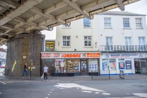 4 bed room - STUDENT PROPERTY -High Street, Leami