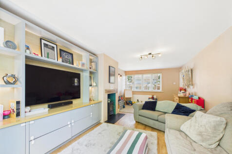 CAM02909G0-PR0400-STILL017