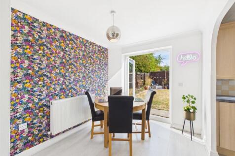 Laburnum Way, Loughborough photo 5