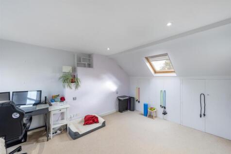 3 bedroom Terraced for rent