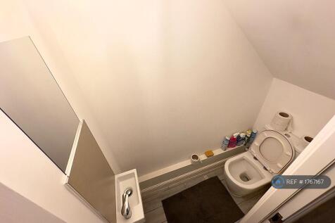Toilet Opposite Bedroom 1