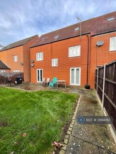 Large Spacious Back Garden