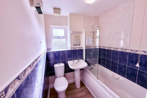 Bathroom.jpg