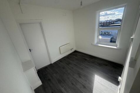 Flat , Osbourne Apartments,  Maitland Avenue, Thornton-Cleveleys photo 3