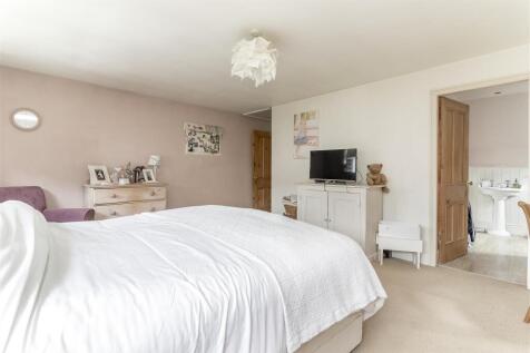 Master Bedroom - A.jpg