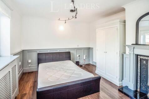 East Dene, CV32 photo 4