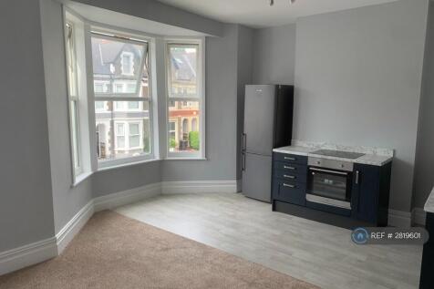 Kitchen / Lounge