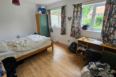 4 Bedroom Semi-Detached in RG2 7HR