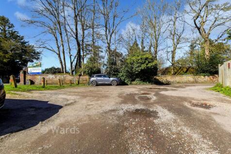 Driveway/Parking