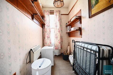 144 Springfield Road, bn1 (15).jpg