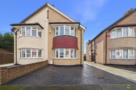 Presented by Clinton at EweMove Bexleyheath and Da