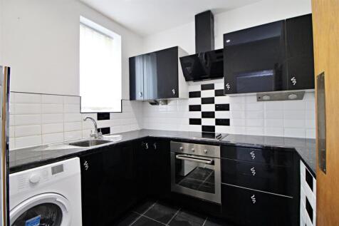 Kitchen 2.JPG