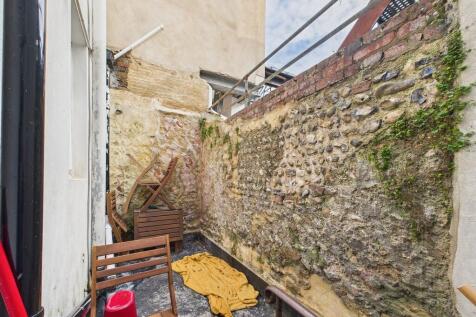 CAM04693G0-PR0031...