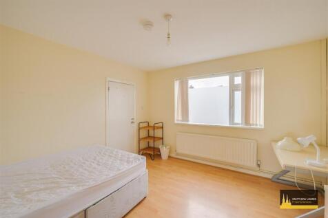 Reception Room/ Bedroom