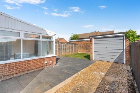 40 Riley Drive, Banbury-16.jpg