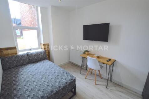 12 Wolseley Gardens Blue Bedroom.jpg