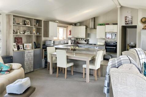 Living/Kitchen Room