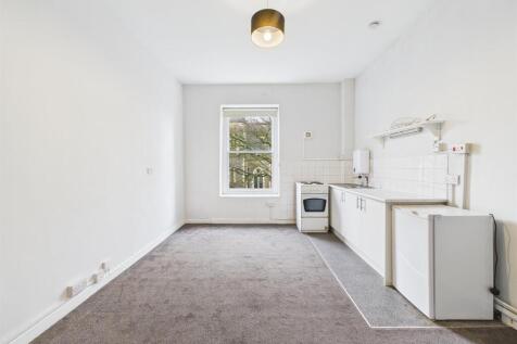 15 - Large Maisonette for Auction, Cotham.jpg
