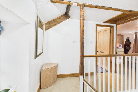 CAM05627G0-PR0022-STILL026