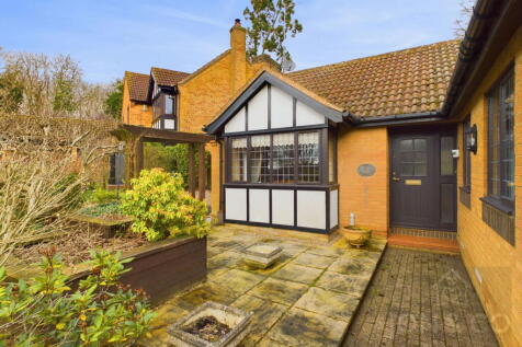 Northampton, NN4 - property photo