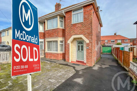Blackpool, FY2 - property photo