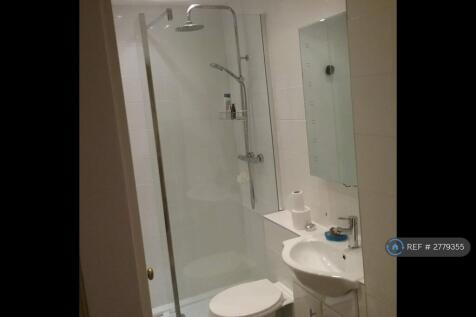 2nd Shower Room Off Hallway