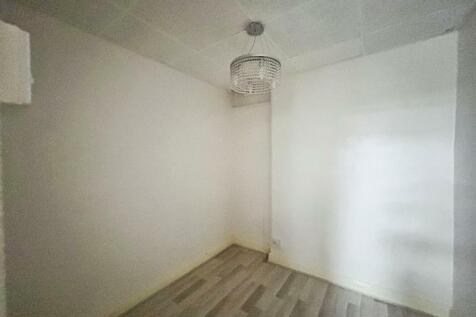 Retail Property (high street) to rent Image 12