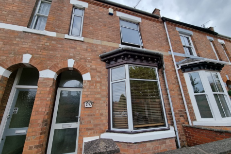 4-bed terraced on 90 Tachbrook Street, Leamington Spa, £2,100/mo