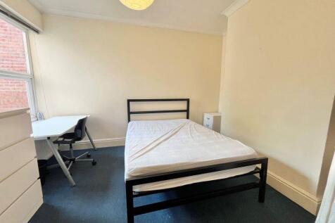 P01685-STUDENT FIVE DOUBLE BEDROOMS, WINTON photo 5