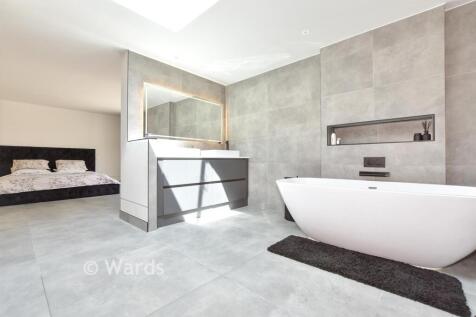 En-Suite Bathroom