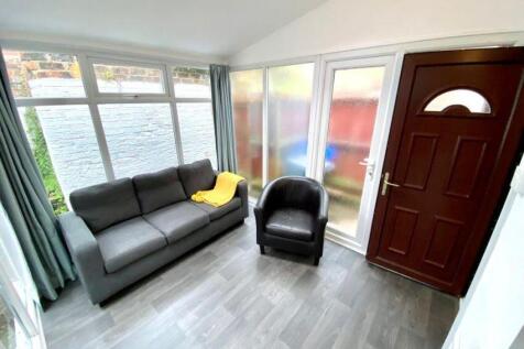 9 Clarke Street, Broomhall photo 4