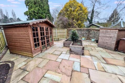 Rear garden 3 new.jpg