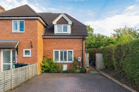 16a Elizabeth Road Godalming-11.jpg