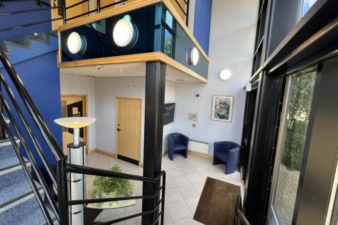 30 Thorpe Wood Foyer Pic (002).jpg