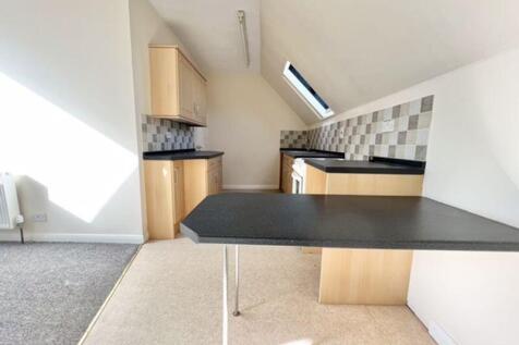 Kitchen and breakfast bar