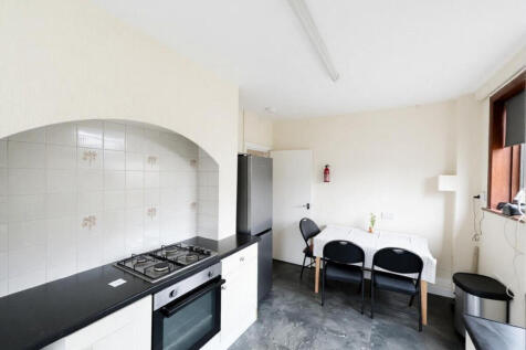 Park Crescent, HARROW photo 5