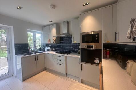 Old Oak Common Lane, East Acton, London, W3 7DW photo 3