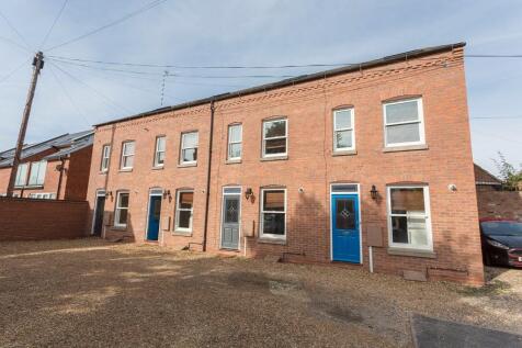 4-bed semi-detached on Gem Place, Leamington Spa, Warwickshire, CV32, £2,450/mo