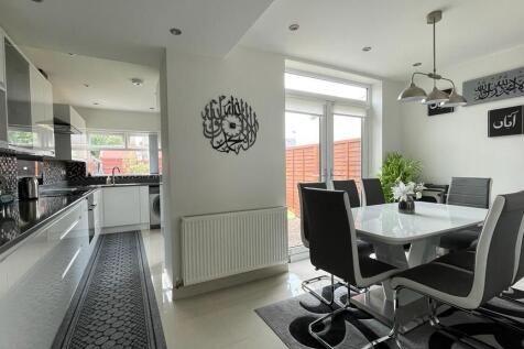 67 Wyken Avenue, Coventry, CV2 photo 2