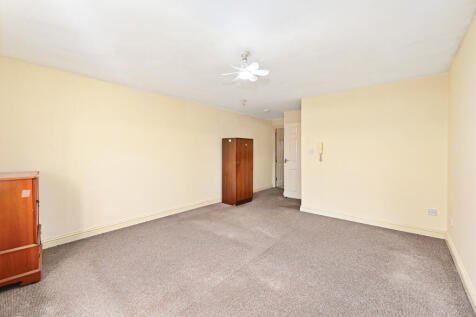 Station Road, Aldershot, Hampshire photo 4
