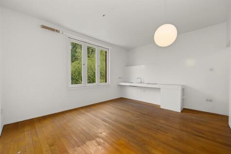 Living 2, 2nd floor flat
