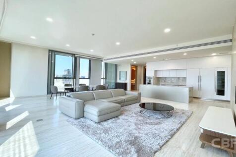 Scope Langsuan - Living Room